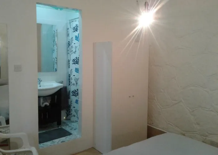 Sparrows Nest Λάρνακα